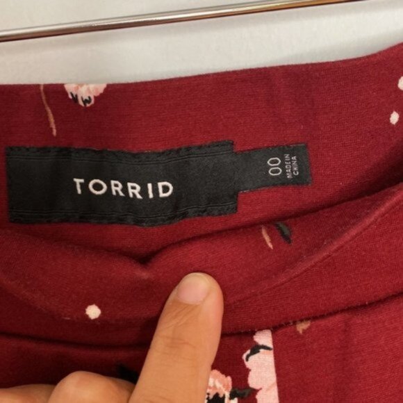 Torrid Women Burgundy All Over Floral Print Trousers Size 00 - Picture 6 of 12